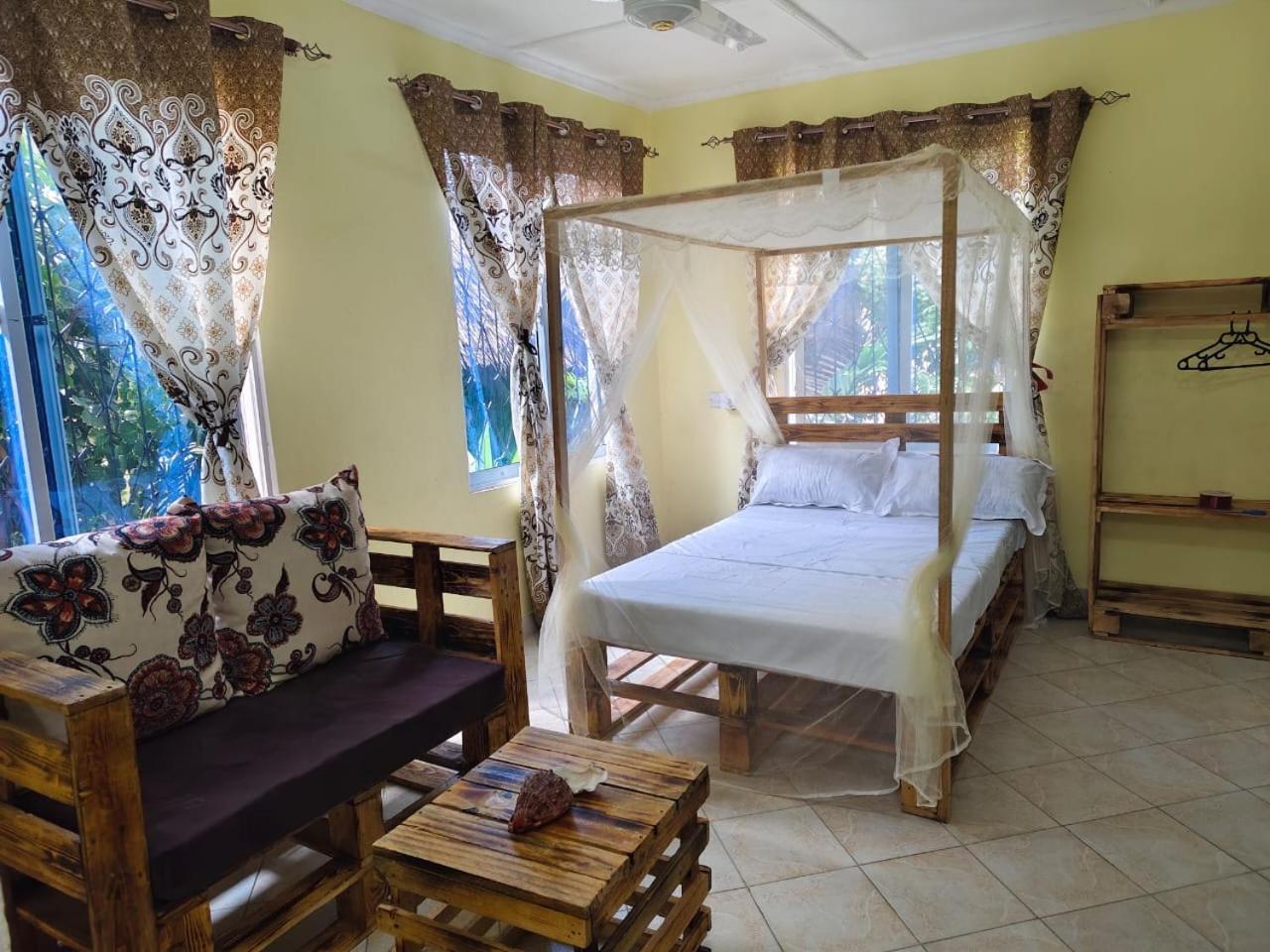 Mount Zion Guest House, Mtwapa Mtomondoni モンバサ エクステリア 写真
