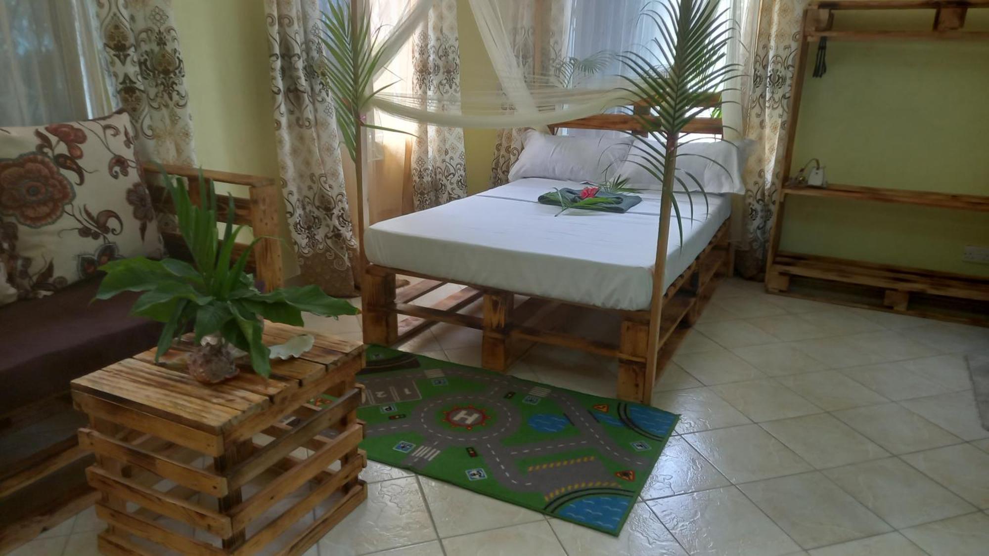 Mount Zion Guest House, Mtwapa Mtomondoni モンバサ エクステリア 写真