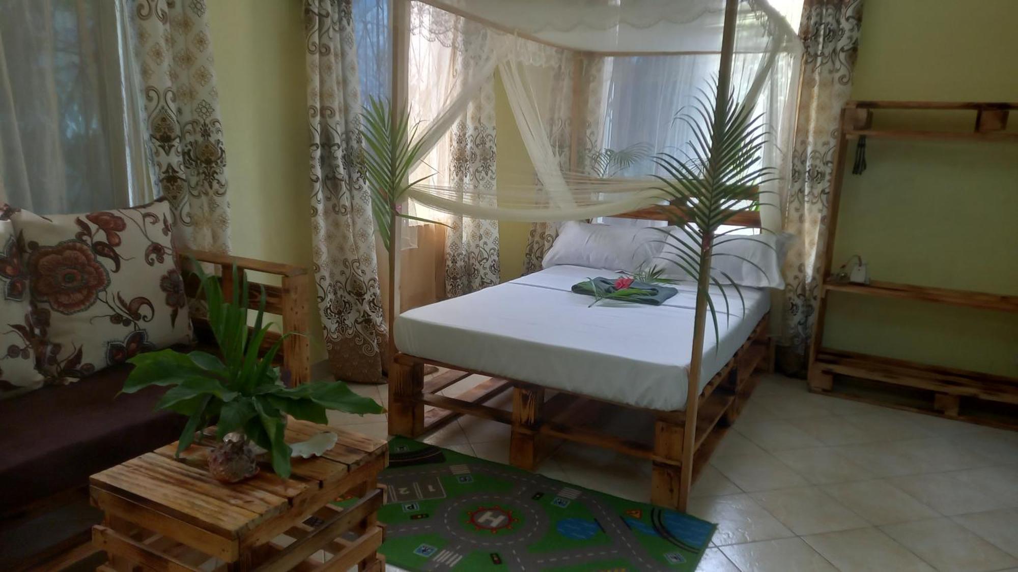 Mount Zion Guest House, Mtwapa Mtomondoni モンバサ エクステリア 写真