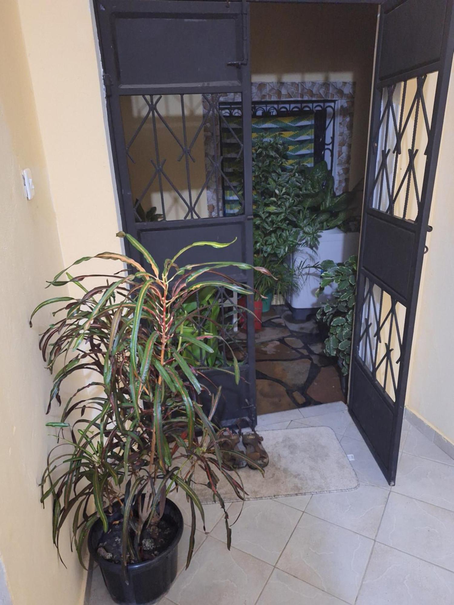 Mount Zion Guest House, Mtwapa Mtomondoni モンバサ エクステリア 写真