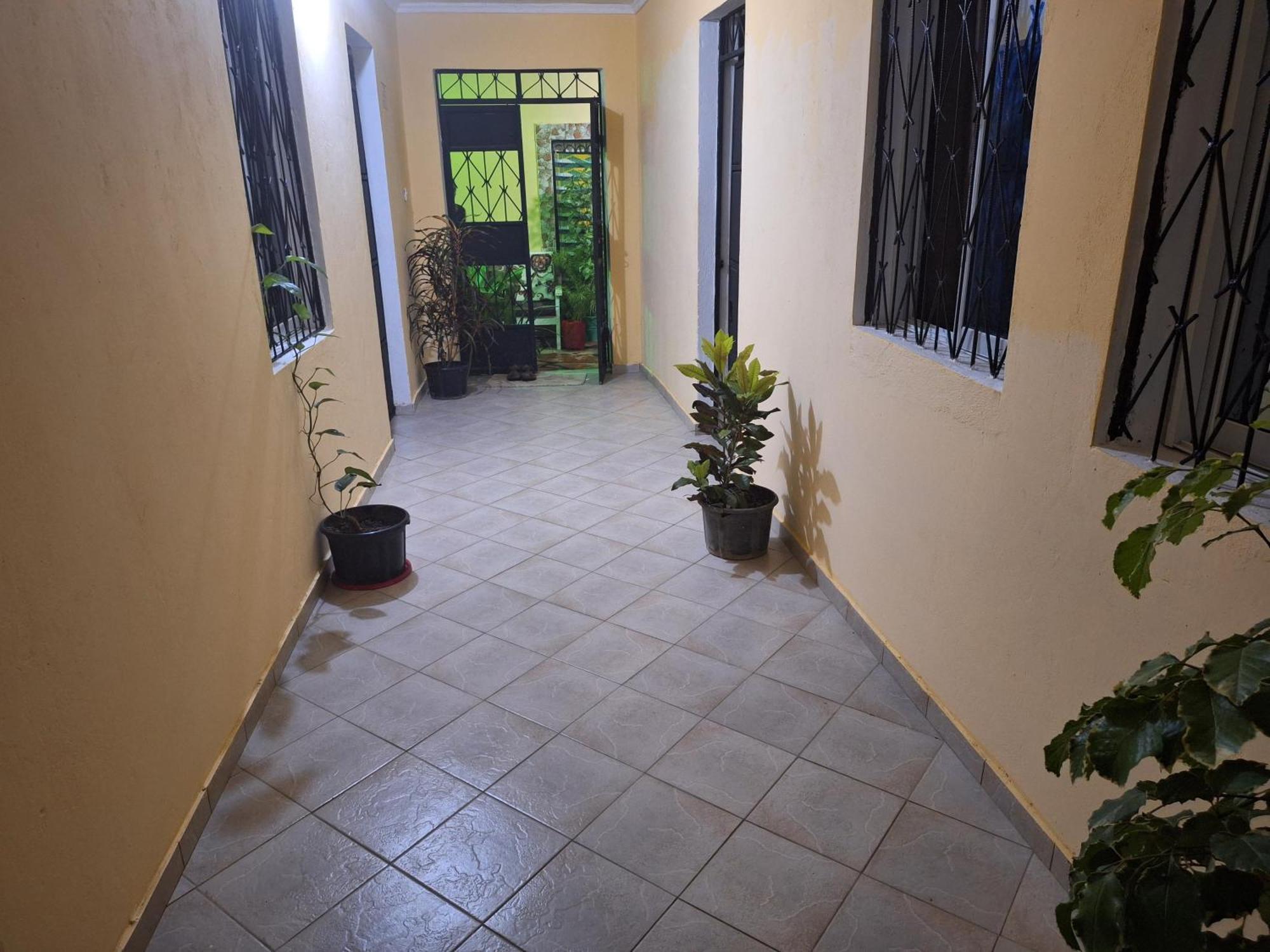 Mount Zion Guest House, Mtwapa Mtomondoni モンバサ エクステリア 写真