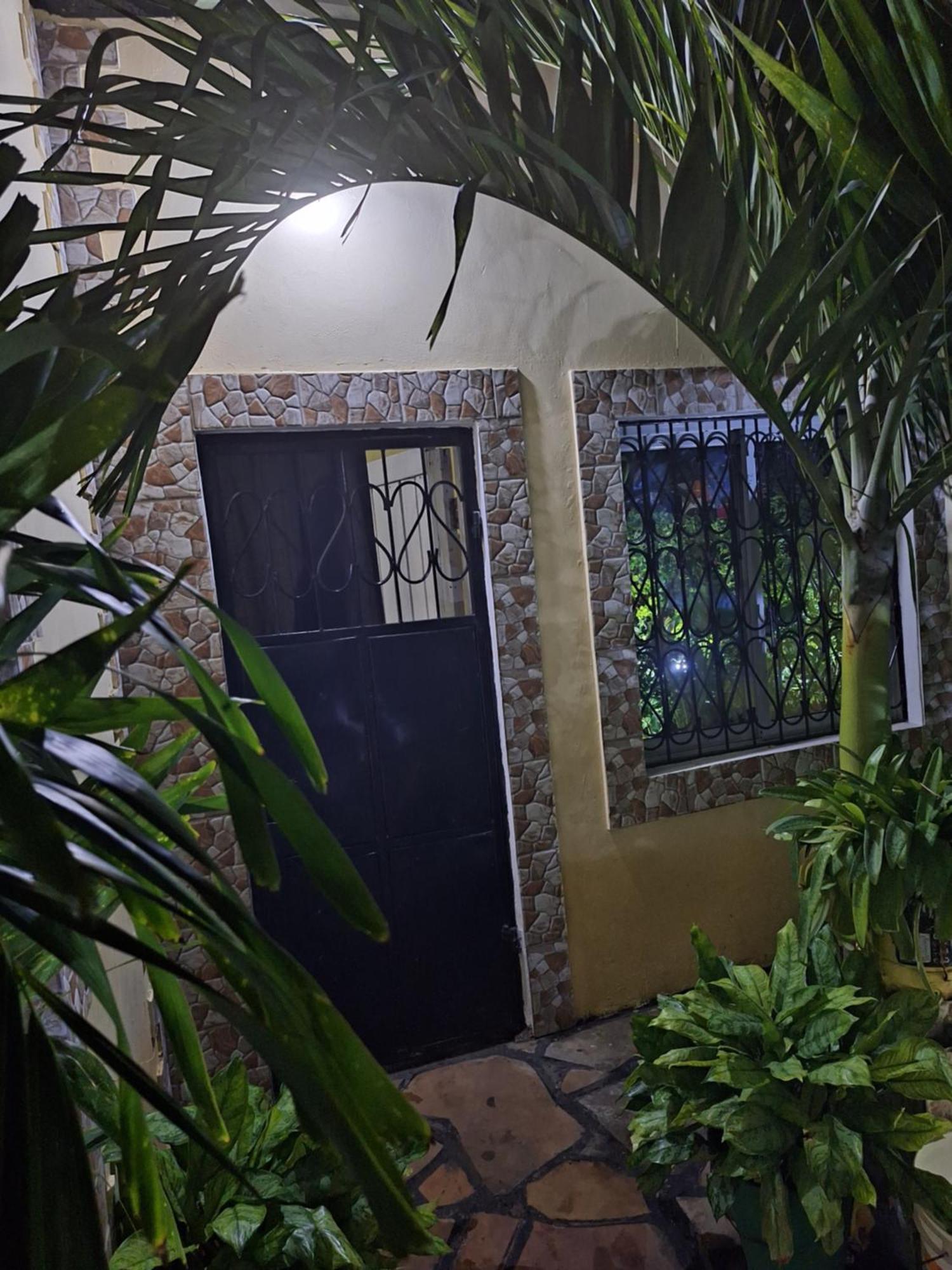 Mount Zion Guest House, Mtwapa Mtomondoni モンバサ エクステリア 写真