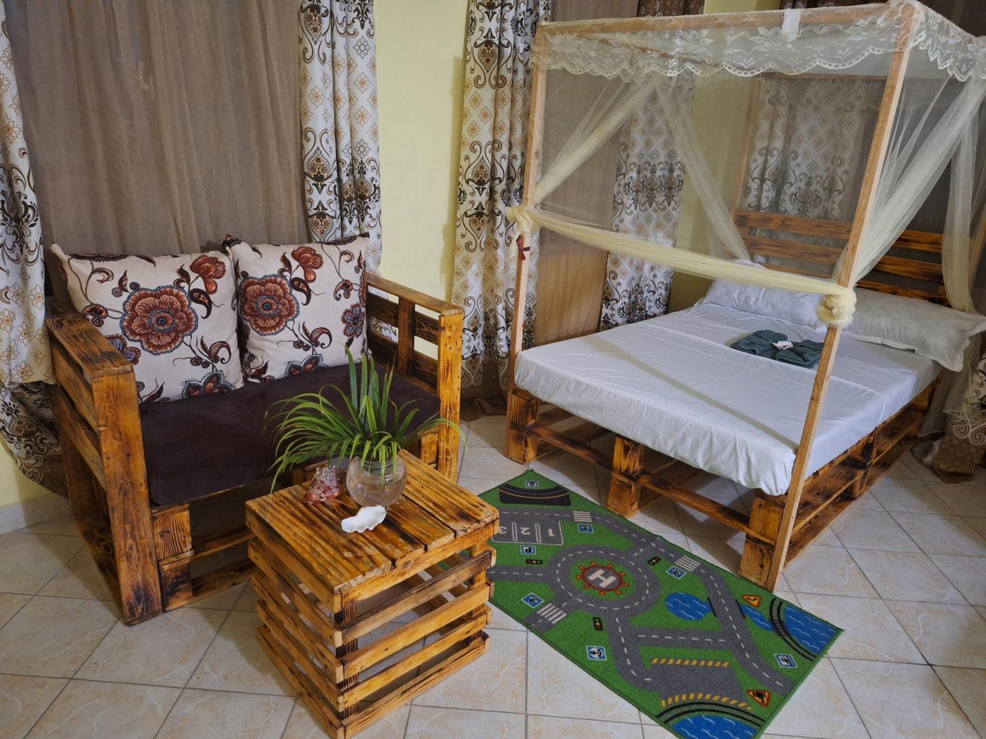 Mount Zion Guest House, Mtwapa Mtomondoni モンバサ エクステリア 写真