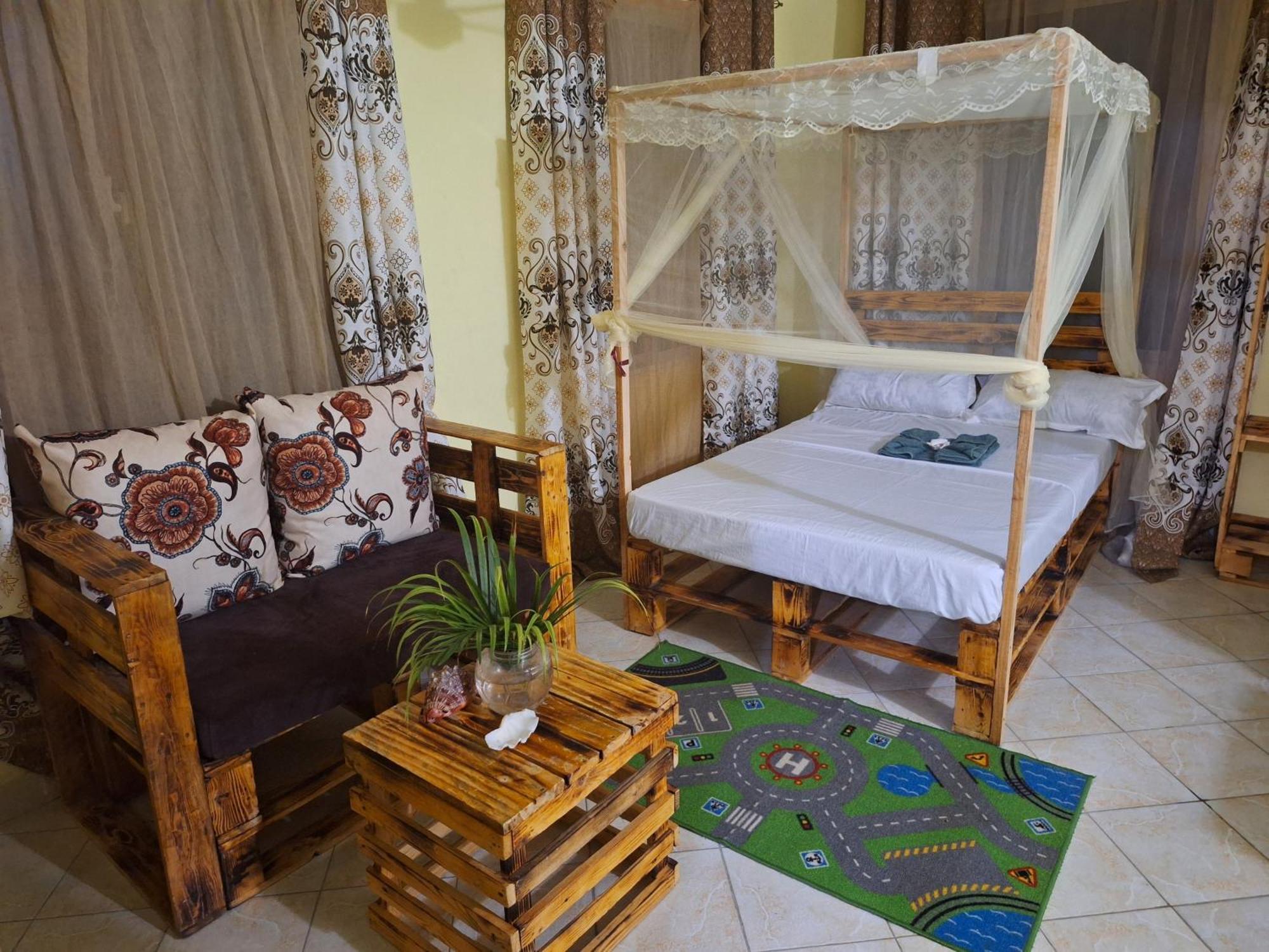 Mount Zion Guest House, Mtwapa Mtomondoni モンバサ エクステリア 写真
