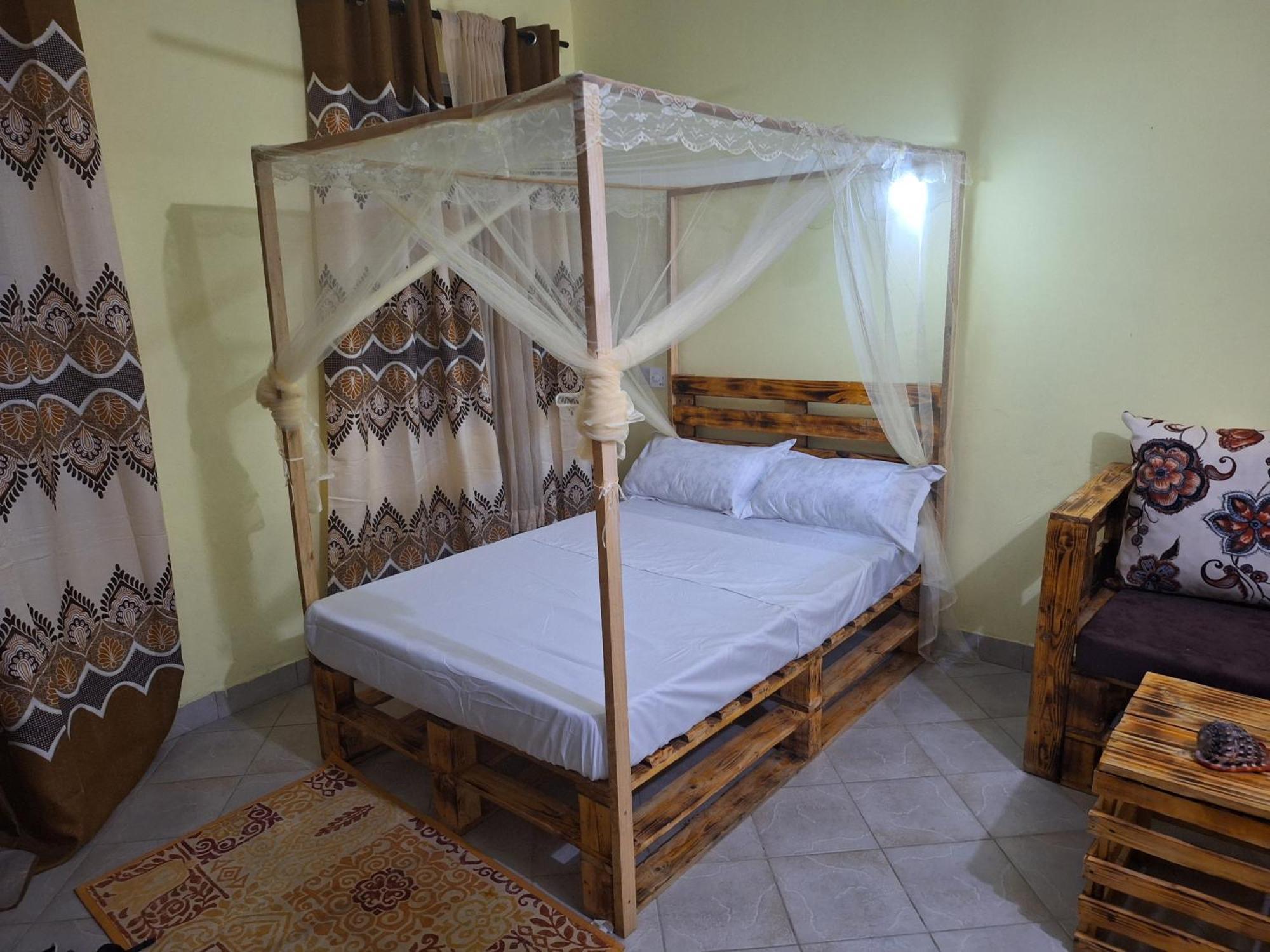 Mount Zion Guest House, Mtwapa Mtomondoni モンバサ エクステリア 写真